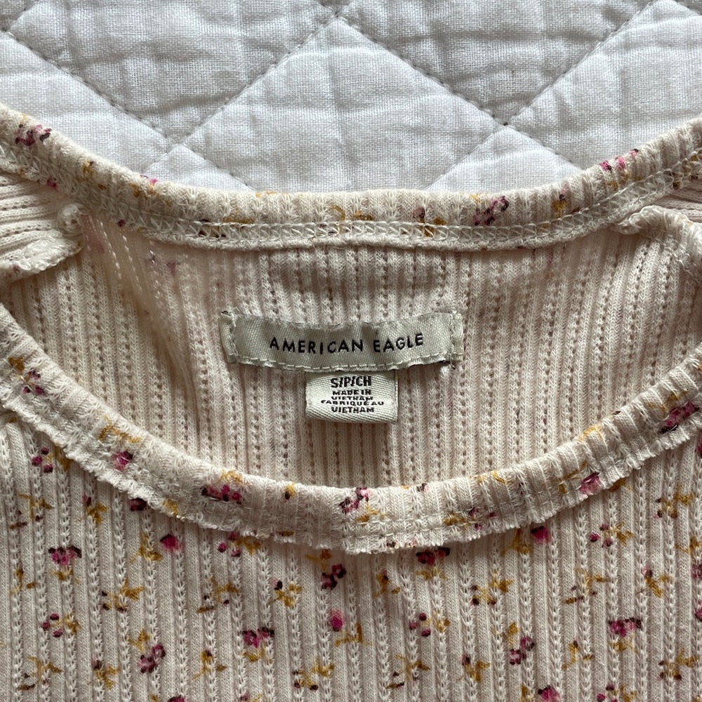 American Eagle Cream with Flower  Patterned Shirt - Picture 2 of 4